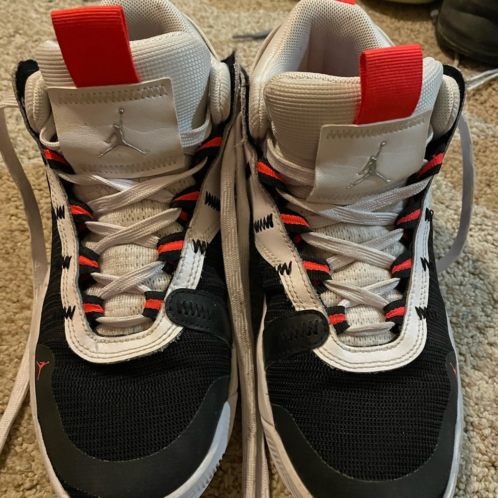 Nike Boys shoes size 6